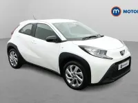 Used Toyota Aygo X PURE 72 HP (52 kW) 2023 White SUV