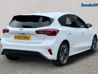 Gebraucht Ford Focus ST-Line X 125 PS (91 kW) 2023 Weiß Kleinwagen