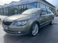 Gebraucht Skoda Superb Elegance 150 PS (110 kW) 2016 Grün Kleinwagen