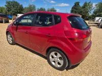 Used Kia Venga 125 HP (91 kW) 2014 Red Hatchback
