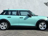 Used Mini Cooper Hatch 154 HP (113 kW) 2024 Green Hatchback