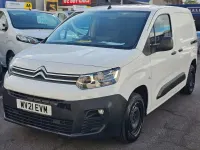 Usado Citroën Berlingo 2021 Branco Monovolume