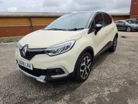 Used Renault Captur Dynamique 90 HP (66 kW) 2018 Cream and black SUV