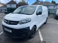 Used Vauxhall Vivaro 120 HP (88 kW) 2021 White MPV