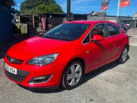 Used Vauxhall Astra SRi 115 HP (84 kW) 2013 Red Hatchback