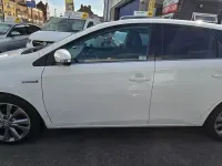 Usado Toyota Auris Hybrid 136 HP (100 kW) 2014 Branco Carrinha