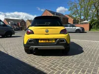 Begagnad Vauxhall Adam Rocks 115 HK (84 kW) 2015 Gul Halvkombi