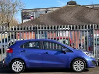 Used Kia Rio 84 HP (61 kW) 2014 Blue Hatchback