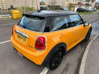 Usado Mini Cooper Hatch 136 CV (100 kW) 2015 Naranja Utilitario