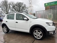 Used Dacia Sandero Ambiance 90 HP (66 kW) 2014 White Hatchback