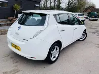 Used Nissan Leaf Acenta 80 kW (109 HP) 2016 White Hatchback