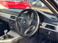 Used BMW 318 Comfort Edition 2012 Black Estate