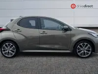 Usado Toyota Yaris Hybrid 2024 Marrón Utilitario