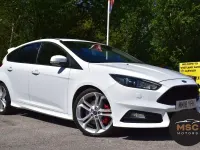 Used Ford Focus ST 185 HP (136 kW) 2017 White Hatchback