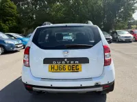 Used Dacia Duster Lauréate 110 HP (80 kW) 2016 White SUV