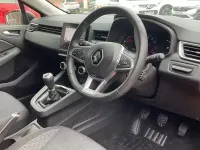 Used Renault Clio Evolution 90 HP (66 kW) 2022 Orange Hatchback