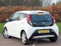 Used Toyota Aygo X-play 72 HP (52 kW) 2021 White Hatchback