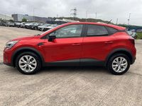 Second-hand Renault Captur Iconic 90 CP (66 kW) 2022 Roșu SUV