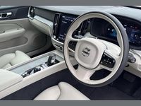 Begagnad Volvo V60 Plus 194 HK (142 kW) 2025 Svart Kombi