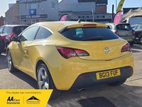 Used Vauxhall Astra GTC SRi 180 HP (132 kW) 2013 Yellow Hatchback