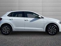 Used VW Polo Life 95 HP (69 kW) 2023 Pure white Hatchback