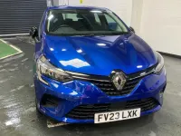 Gebraucht Renault Clio V Evolution 145 PS (106 kW) 2023 Blau Kleinwagen