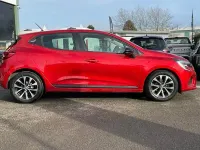 Used Renault Clio Evolution 90 HP (66 kW) 2022 Red Hatchback
