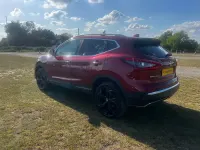 Usado Nissan Qashqai Tekna 140 CV (102 kW) 2019 Rojo SUV