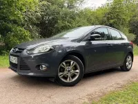 Begagnad Ford Focus Zetec 105 HK (77 kW) 2014 Halvkombi