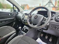 Used Renault Captur Dynamique 90 HP (66 kW) 2018 Grey SUV