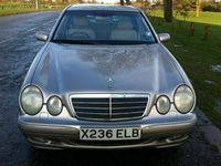 Begagnad Mercedes E200 Classic 2000 Sedan