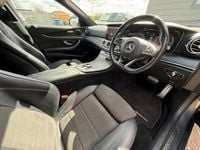 Begagnad Mercedes E220 AMG line 2018 Grå Kombi