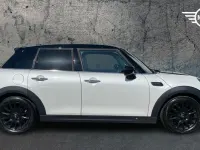 Used Mini Cooper Classic 134 HP (98 kW) 2024 White Hatchback