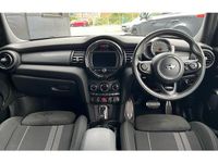 Begagnad Mini Cooper Comfort 136 HK (100 kW) 2019 Vit Halvkombi