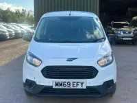 Usado Ford Transit 100 HP (73 kW) 2020 Branco Sedan