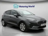 Usado Ford Fiesta Titanium 125 CV (91 kW) 2022 Gris Utilitario