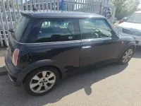 Begagnad Mini Cooper Hatch 2005 Svart Halvkombi