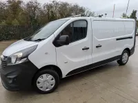 Used Vauxhall Vivaro 120 HP (88 kW) 2017 White MPV