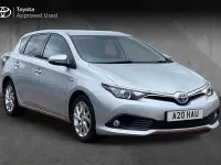Used Toyota Auris Hybrid Business Edition 136 HP (100 kW) 2016 Silver Hatchback