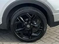Usado VW T-Cross Black Edition 115 HP (84 kW) 2025 Prateado SUV