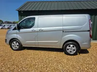 Usado Ford Transit Custom Limited 130 HP (95 kW) 2017 Prateado Van