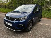 Second-hand Peugeot Rifter Allure 131 CP (96 kW) 2023 Albastru Monovolum
