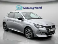 Second-hand Peugeot 208 Allure+ 102 CP (75 kW) 2023 Gri Hatchback