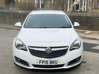 Used Vauxhall Insignia SRi 163 HP (119 kW) 2015 White Estate