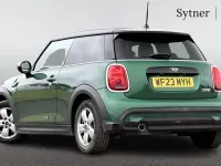 Używany Mini Cooper Classic 134 KM (98 kW) 2023 Zielony Hatchback