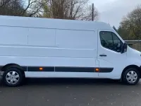 Käytetty Renault Master Business 135 HP (99 kW) 2023 Valkoinen Tila-auto