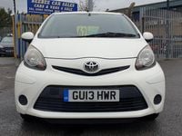 Used Toyota Aygo 67 HP (49 kW) 2013 White Hatchback