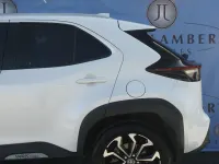 Second-hand Toyota Yaris Hybrid Design 116 CP (85 kW) 2022 Alb SUV