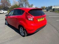 Usado Ford Fiesta Zetec 2013 Vermelho Citadino
