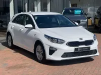 Usado Kia Ceed 114 CV (83 kW) 2019 Blanco Utilitario